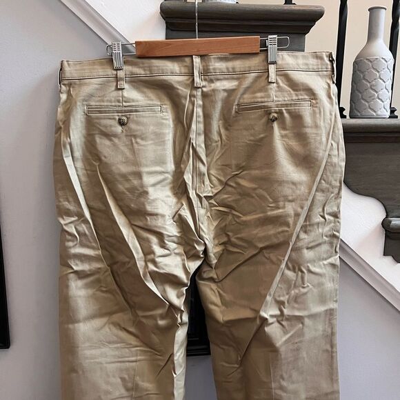 Lee Total Freedom Relaxed Fit Khaki Pants sz 40x32 - Picture 1 of 6